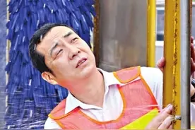 新时代公交先锋闪耀江城图片