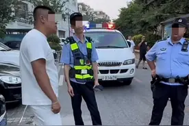 大连“锁车”事件背后：管理部门称涉事车位为配建车位，不属于公共停车位图片