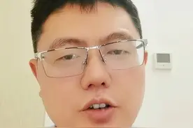 宅男财经｜巴黎世家再推“胶带手镯”，奇葩设计为何频出？图片