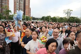 图集｜高考结束！甘蔗、泡面…中山考生家长礼物别具一格图片