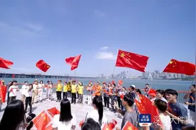 深爱你！外卖小哥等新就业群体唱响《我和我的祖国》图片