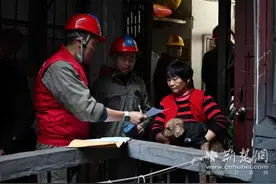 “春雷行动”联合检查筑牢老旧自管房安全防线图片