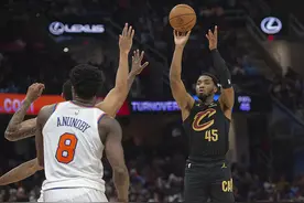 NBA | 14人上场13人得分 骑士极致演绎团队篮球图片