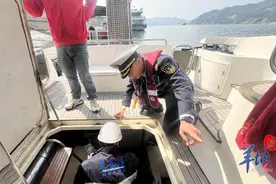 清远海事部门开展辖区水上安全大检查图片