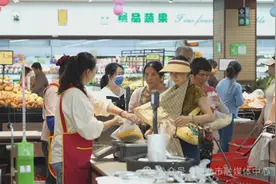 激发消费新活力 2024年上半年弥勒消费品市场平稳运行图片