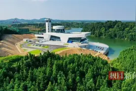 两位院士带队再赴赤壁，为遥感小镇建设提能加速图片