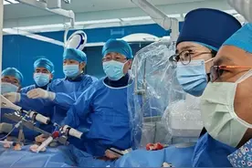 国内首例TEER联合左心耳夹闭术在沪实施，患者已康复出院图片