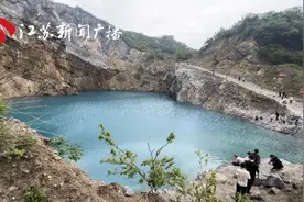 网红“野生景点”小蓝湖该不该打卡？图片
