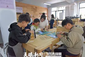 兴义：木艺手工乐趣多  非遗体验迎新春图片