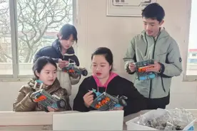 【弘扬教育家精神·乡村教师日志】王铄：为乡村孩子打开“科技之门”图片