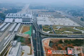 “又快又稳”！南玉高铁开通，记者带你抢“鲜”体验图片