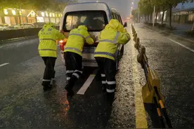 截至22日9时，全省共有52条路段采取交通管制措施图片