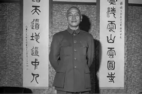 1950年，蒋介石刚到台湾的模样！图片