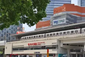 中山公园地铁站换新装了，你发现了吗？图片
