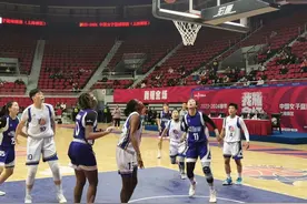 首次得分破百！上海女篮主场完胜福建厦门白鹭队图片