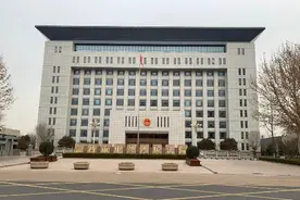 男子捉奸收情夫2.5万元补偿获刑半年，法院改判无罪图片