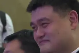 易建联退役感谢姚明：是你让我懂得，要寻找自己的路图片