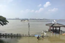 长江2024年1号洪水在各地相继现峰，形势如何？能安全应对吗？图片