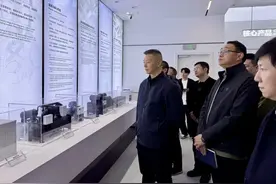 重报观察｜“课堂”搬进车间 政企联动“充电” 重庆开展示范企业观摩活动助推制造业数字化转型图片