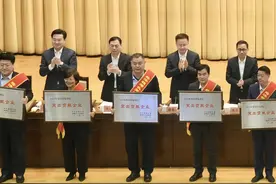 新华医疗获评淄博市年度经济稳增长突出贡献暨“双百强”企业图片