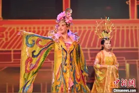 找寻敦煌文博会中的服饰之美图片