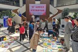 2000余册图书的漂流 图书交换捐书活动在长春市图书馆举行图片