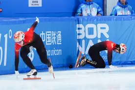 林孝埈失误滑出赛道，中国短道速滑队遗憾无缘亚冬会首金图片