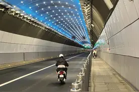 穿越隧道，规矩要知道 违规通行隧道，发生事故行人要负全责图片