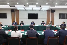 市领导督查马拉松赛事筹备工作图片