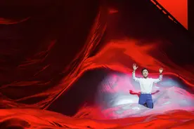 陈思思“逐梦”，三年打磨六轮，托举《逐梦》到上海图片
