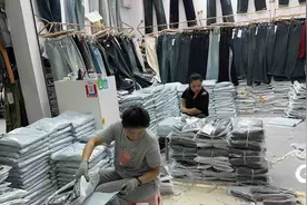 寒风吹出“暖经济”！青岛即墨服装批发市场迎来冬装销售旺季图片