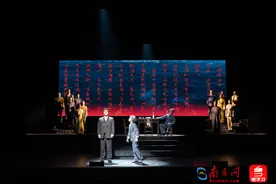 展现青春力量！话剧《向南，向北》在广州话剧艺术中心上演图片