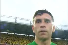 不雅庆祝+打摄像机！官方：大马丁被FIFA禁赛2场，阿足协强烈反对图片