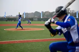 沉浸式体验！2025成都世运会首场友谊赛举行，同步送上新春祝福图片
