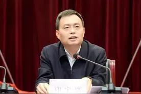 “游戏人生”铸大错：这名长期沉迷网络游戏的正厅级干部被双开图片
