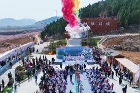 赏桃林花海、玩激情漂流 肥城桃源胜境旅游区今日开园图片