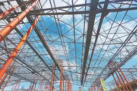 福州长乐机场T2航站楼钢屋盖封顶图片