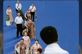 易烊千玺《小小的我》提档12月27日预售过亿图片