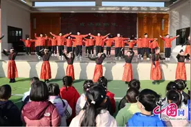 祥蛇贺瑞，新岁启封 眉山彭山四小举行2025年元旦联欢会图片
