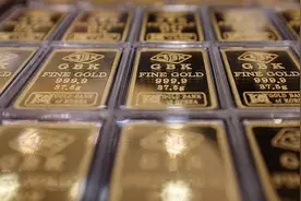 纽约黄金期货首破3000美元/盎司，投行看涨后市图片