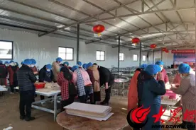 单县时楼镇1700余名村民齐聚一堂 共话幸福年图片