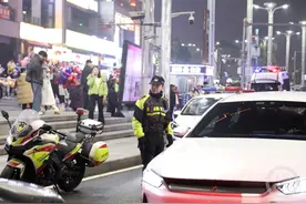 @重庆市民 南滨路今晚5时起将实施交通临时管控 停车场禁止出入图片