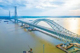 常泰长江大桥迎来建设新节点图片