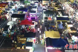 流动摊位规范化经营 杭州“无国界”夜市人气旺图片