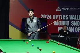 世界斯诺克武汉公开赛浙江小伙儿斯佳辉晋级八强，丁俊晖止步图片