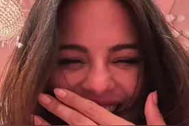 热搜第一！知名女星官宣订婚！图片