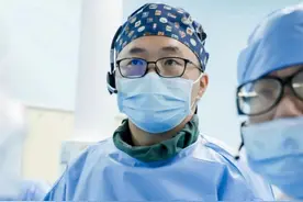 微创介入疏通糖尿病足“淤塞”，保住了百岁老人的病腿图片