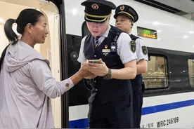 深圳至重庆开行动卧列车，架起大湾区与山城便捷通道图片