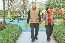 老两口三赴海南过冬，次次都有新体验（民生一线·银发经济促消费）图片