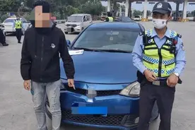 14岁少年偷偷开车上路，还载着朋友去“兜风”……图片